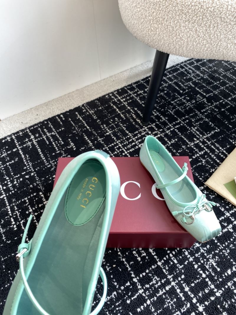 Gucci Flat Shoes